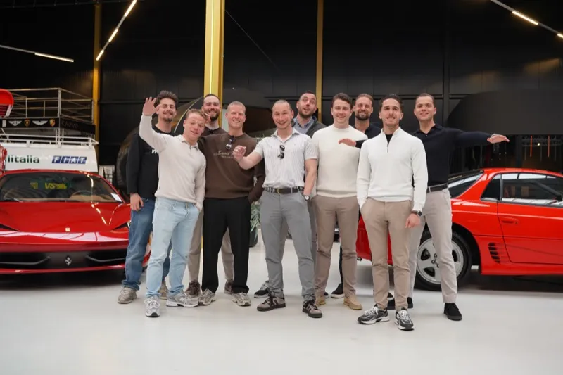 Het Trust Marketing team viert de succesvolle lancering